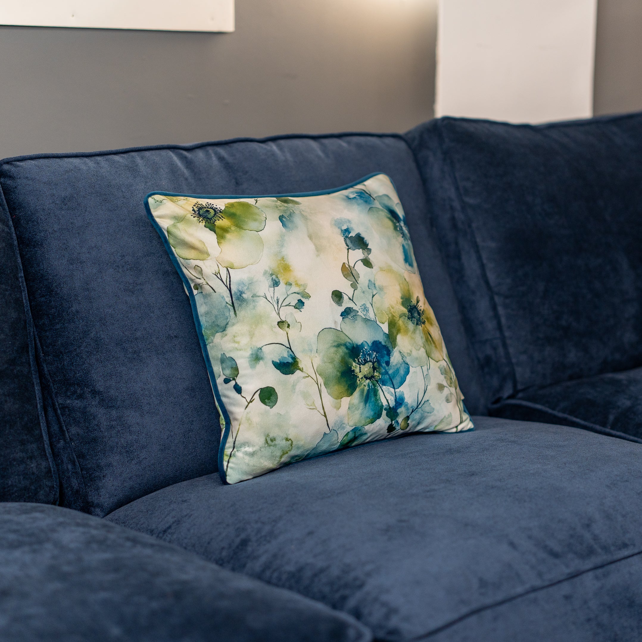 Luxury Velvet Cushion – Soft & Stylish Home Decoration