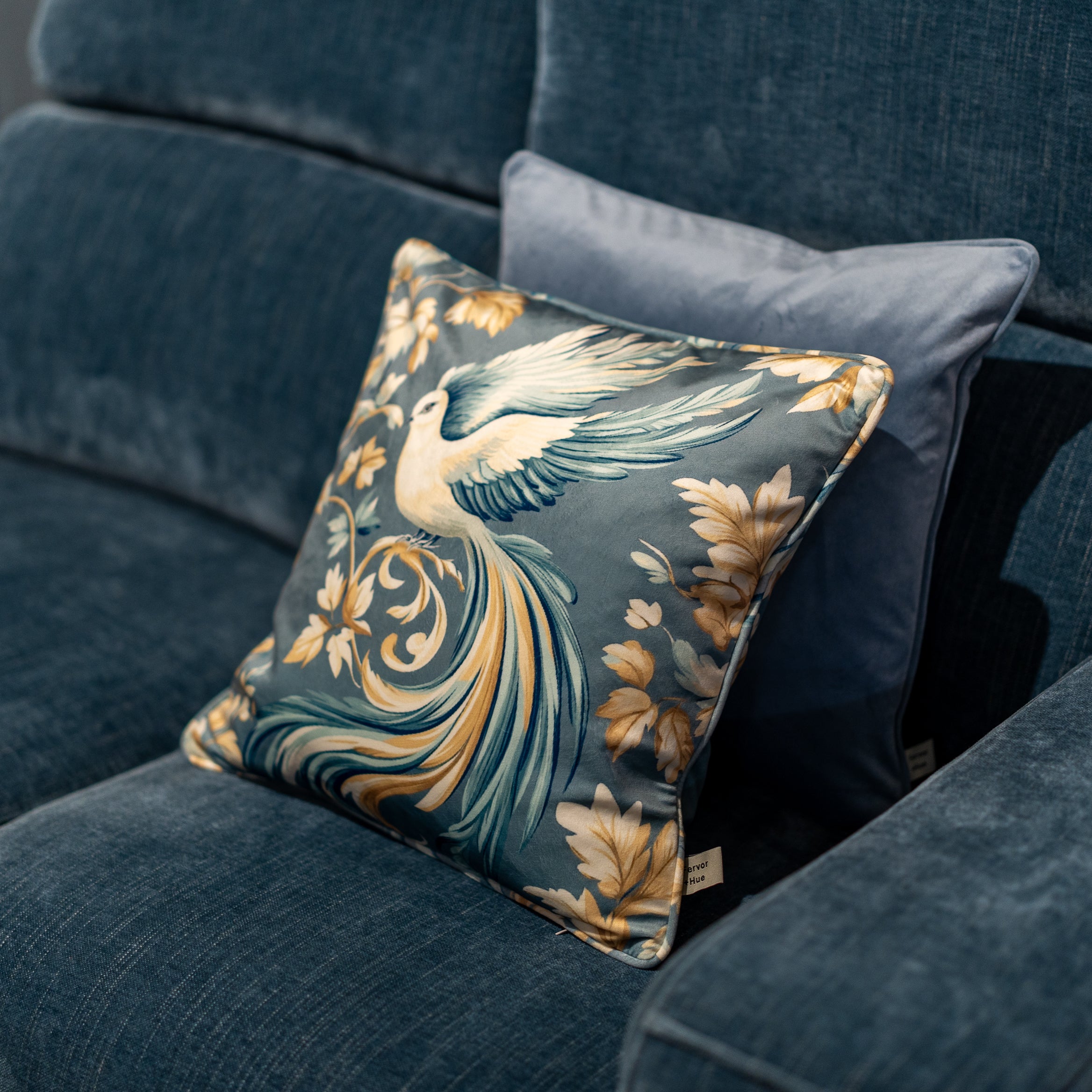 Luxury Velvet Cushion – Soft & Stylish Home Decoration