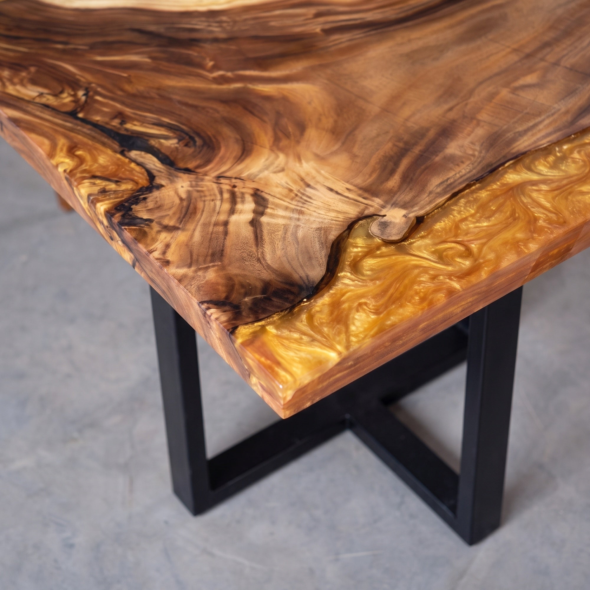 C1149 Walnut Resin Table