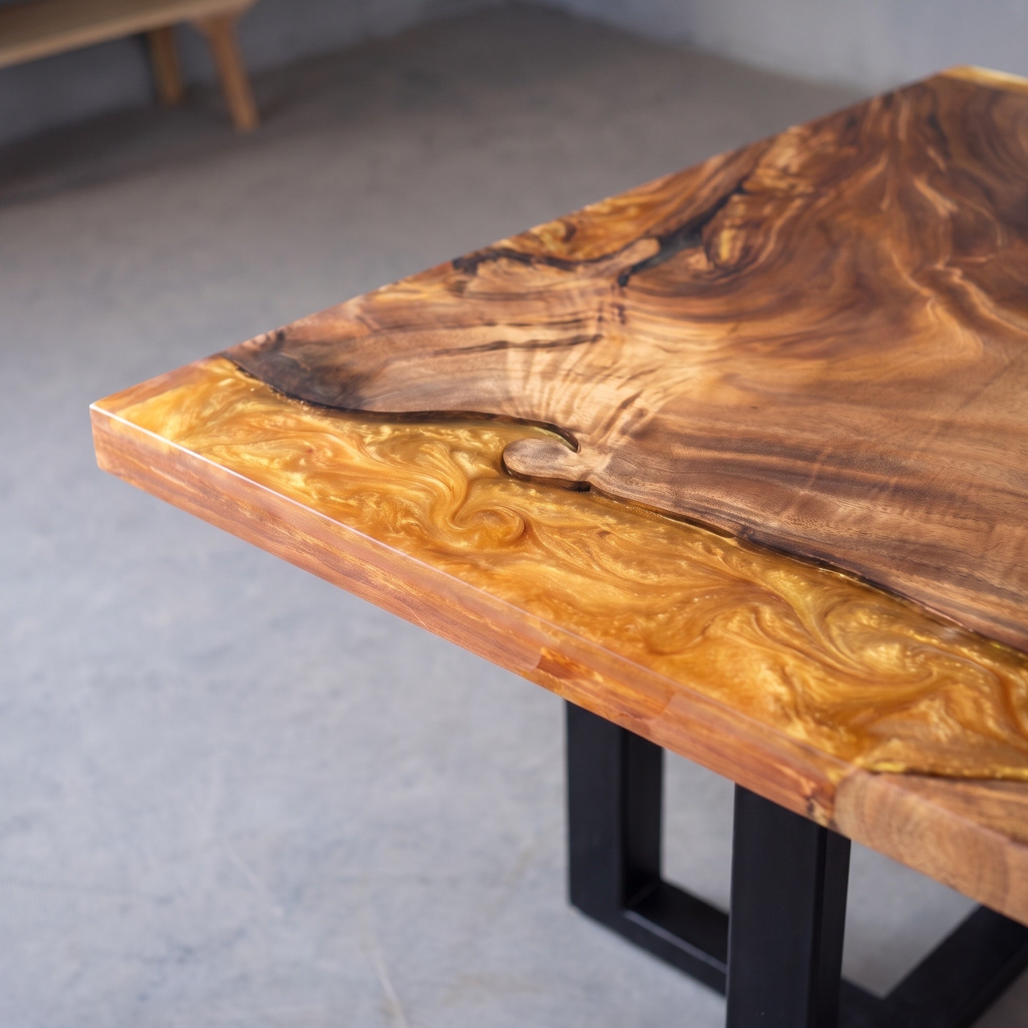 C1149 Walnut Resin Table