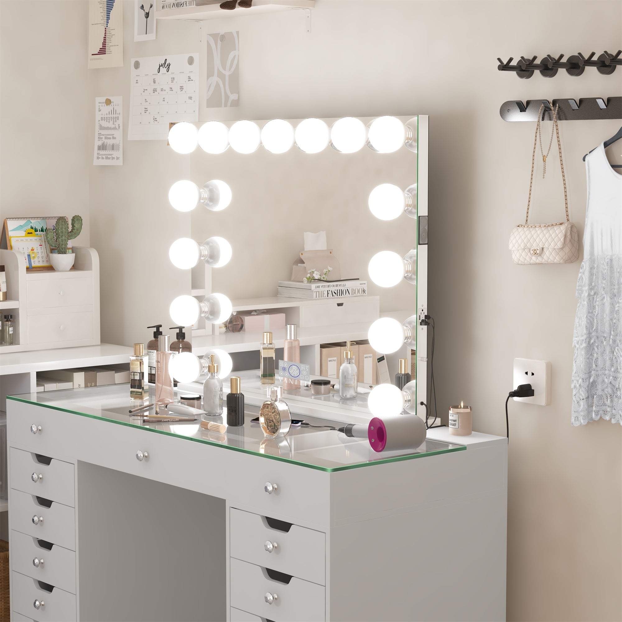 VANITII Marilyn Hollywood Vanity Mirror Pro Max with 15 Dimmable LED Bulbs