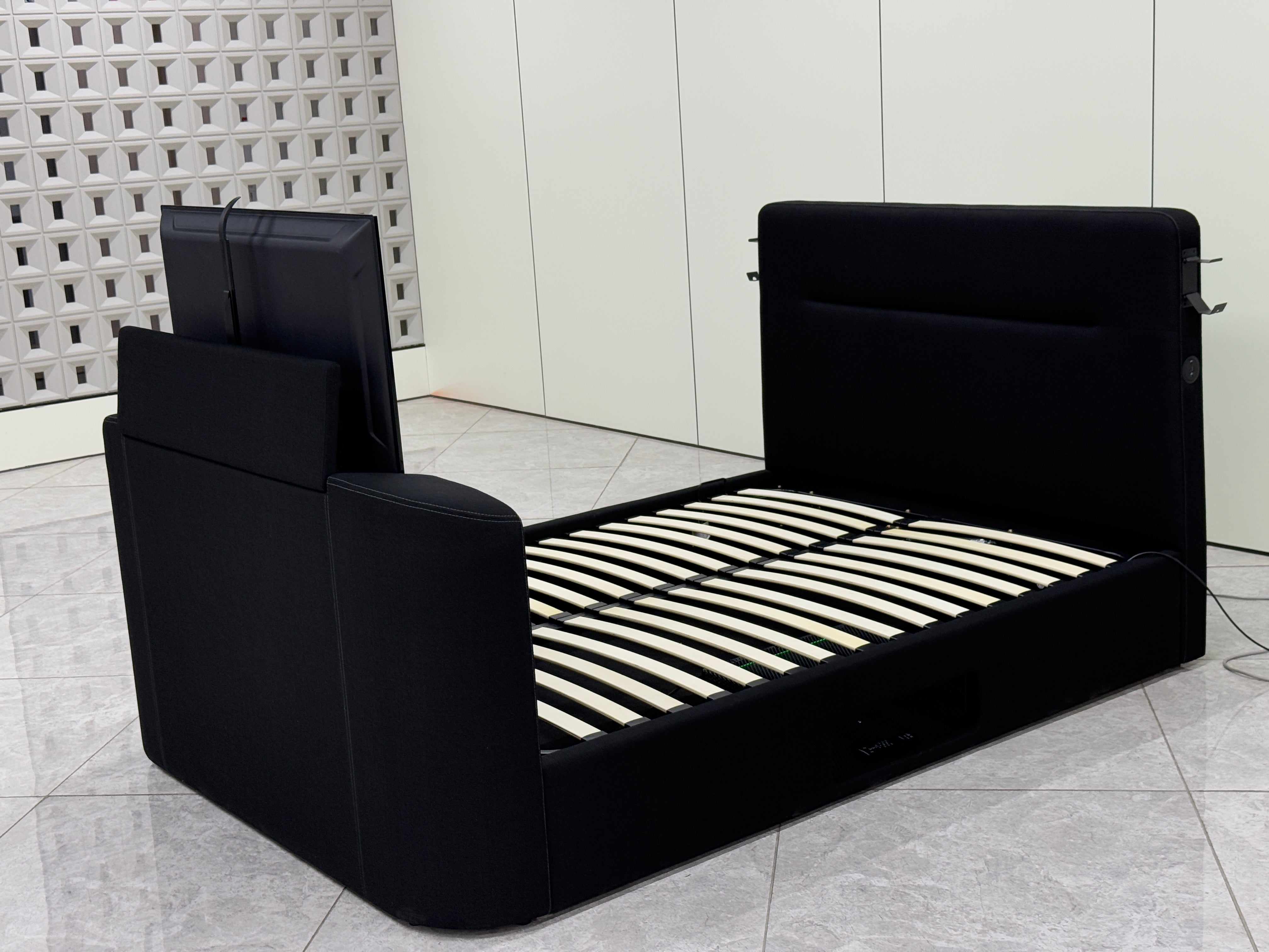 Smart Comfort Tech Queen Bed