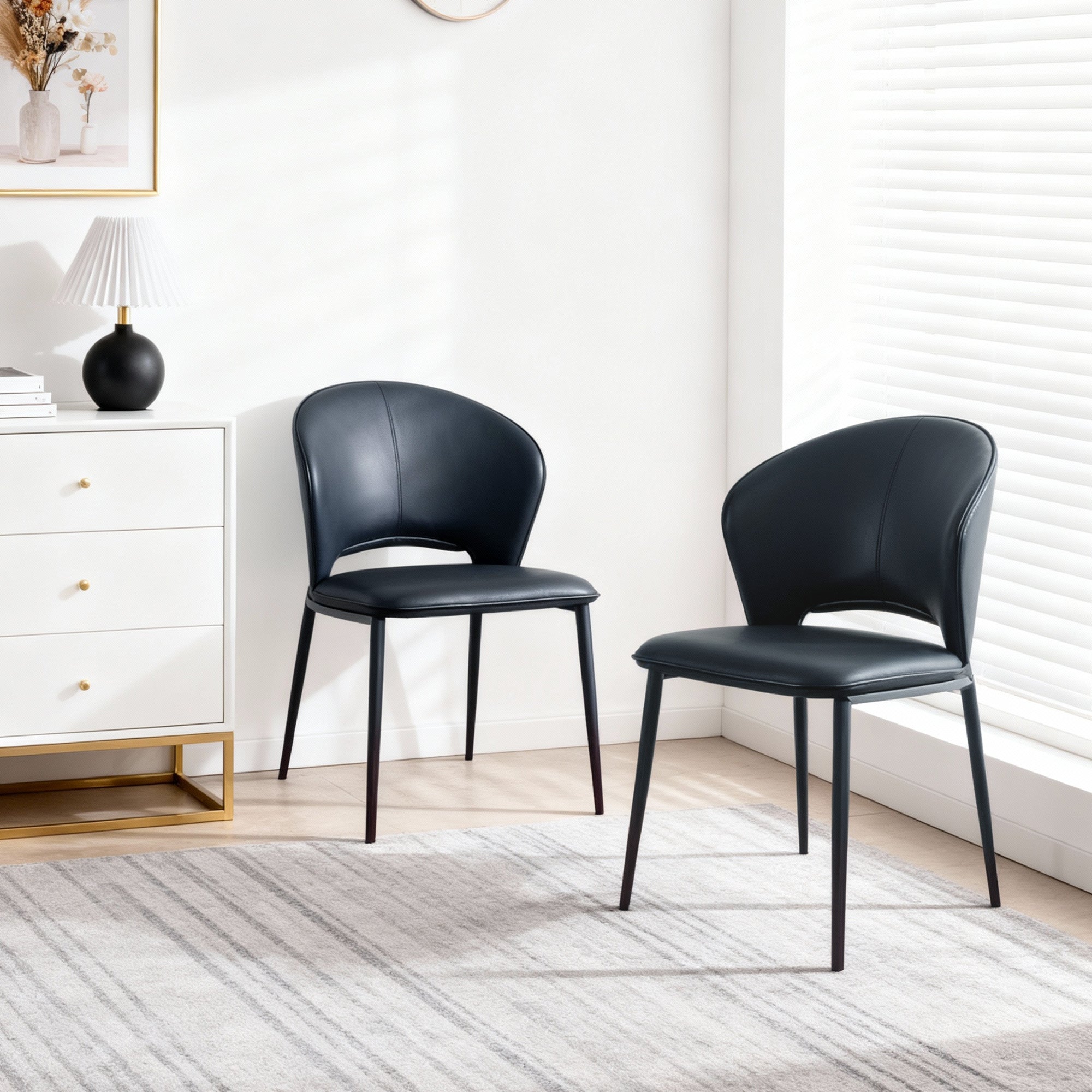 Dining chair (black)