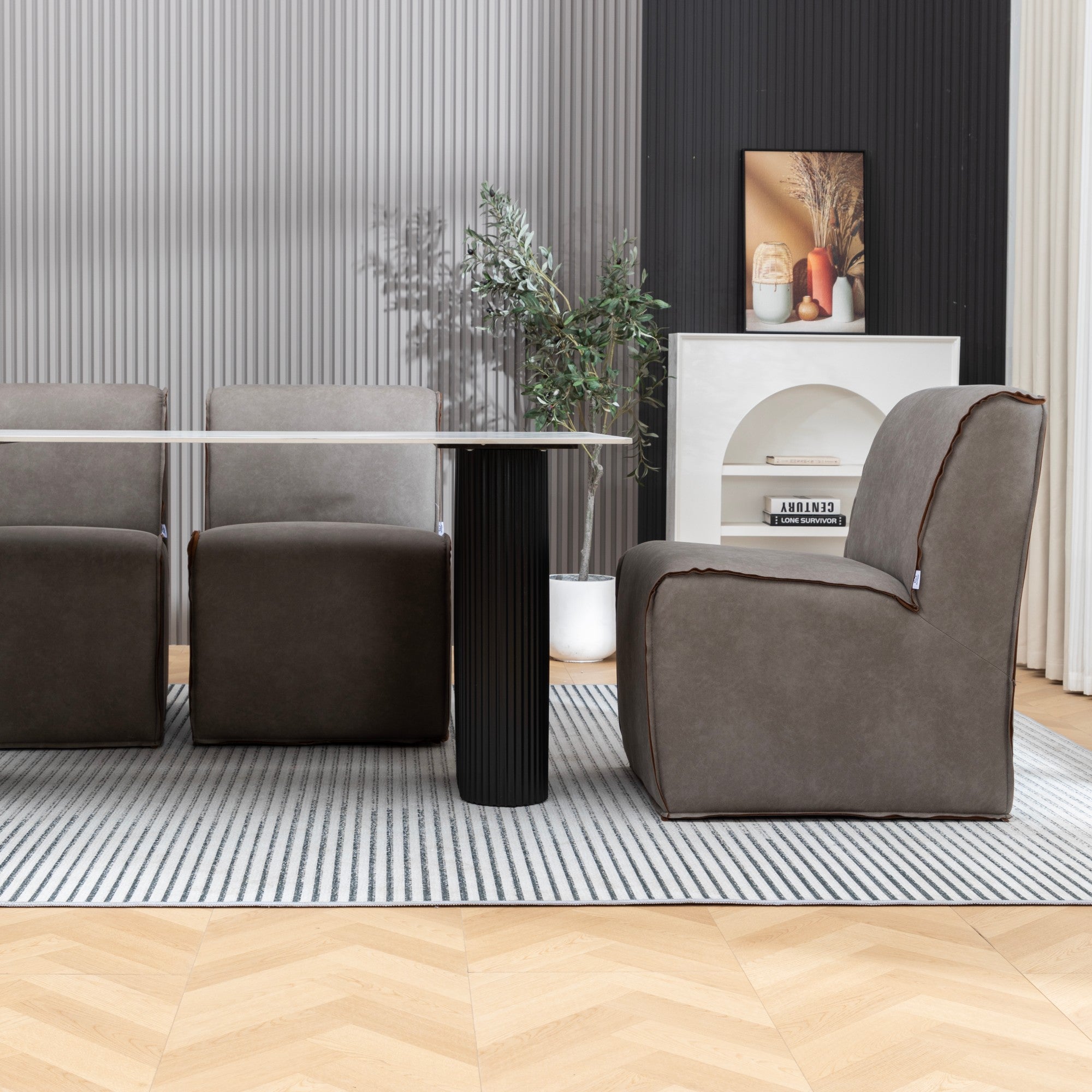 MOVABLE DINING CHAIRS