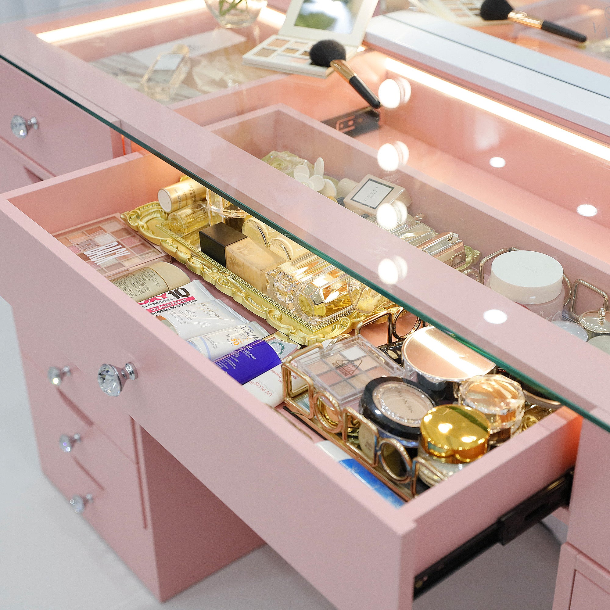 VANITII Eva Vanity Desk - 13 Storage Drawers - Pink