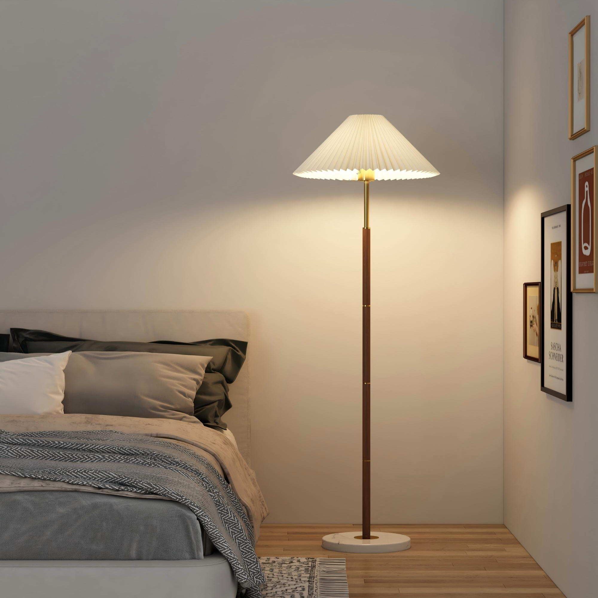 Wood & Gold Pleated Floor Lamp – retro-chic standing light, fits modern or mid-century spaces.