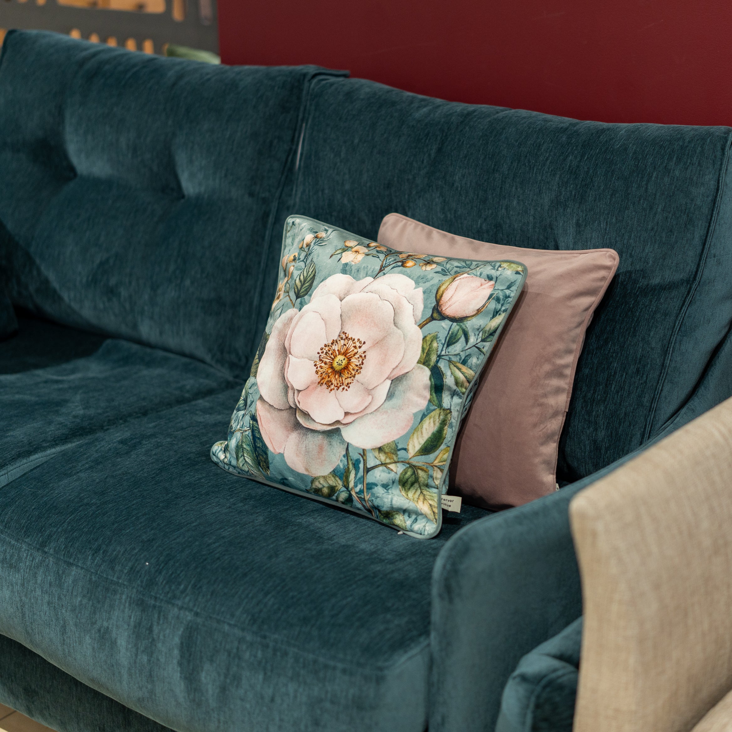 Luxury Velvet Cushion – Soft & Stylish Home Decoration