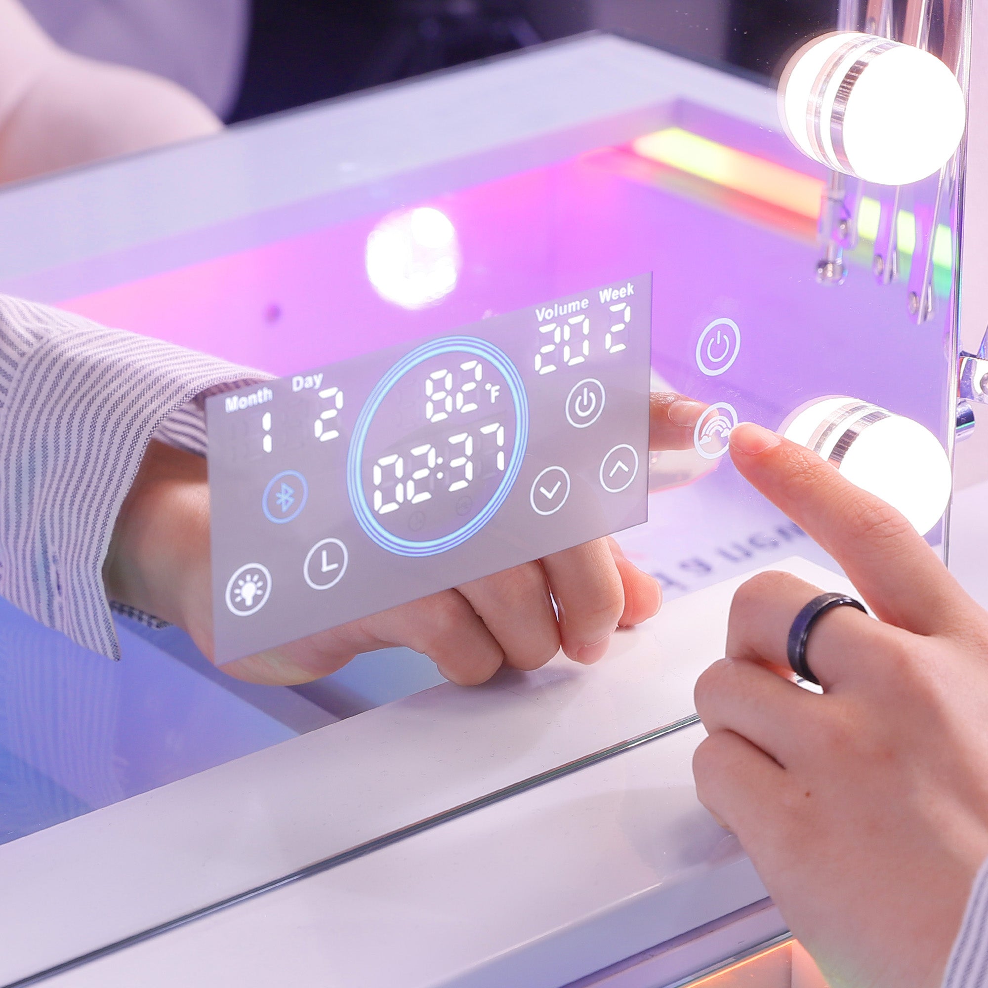 New Release! VANITII Hollywood 18/20 Bulbs Light Mirror with Bluetooth