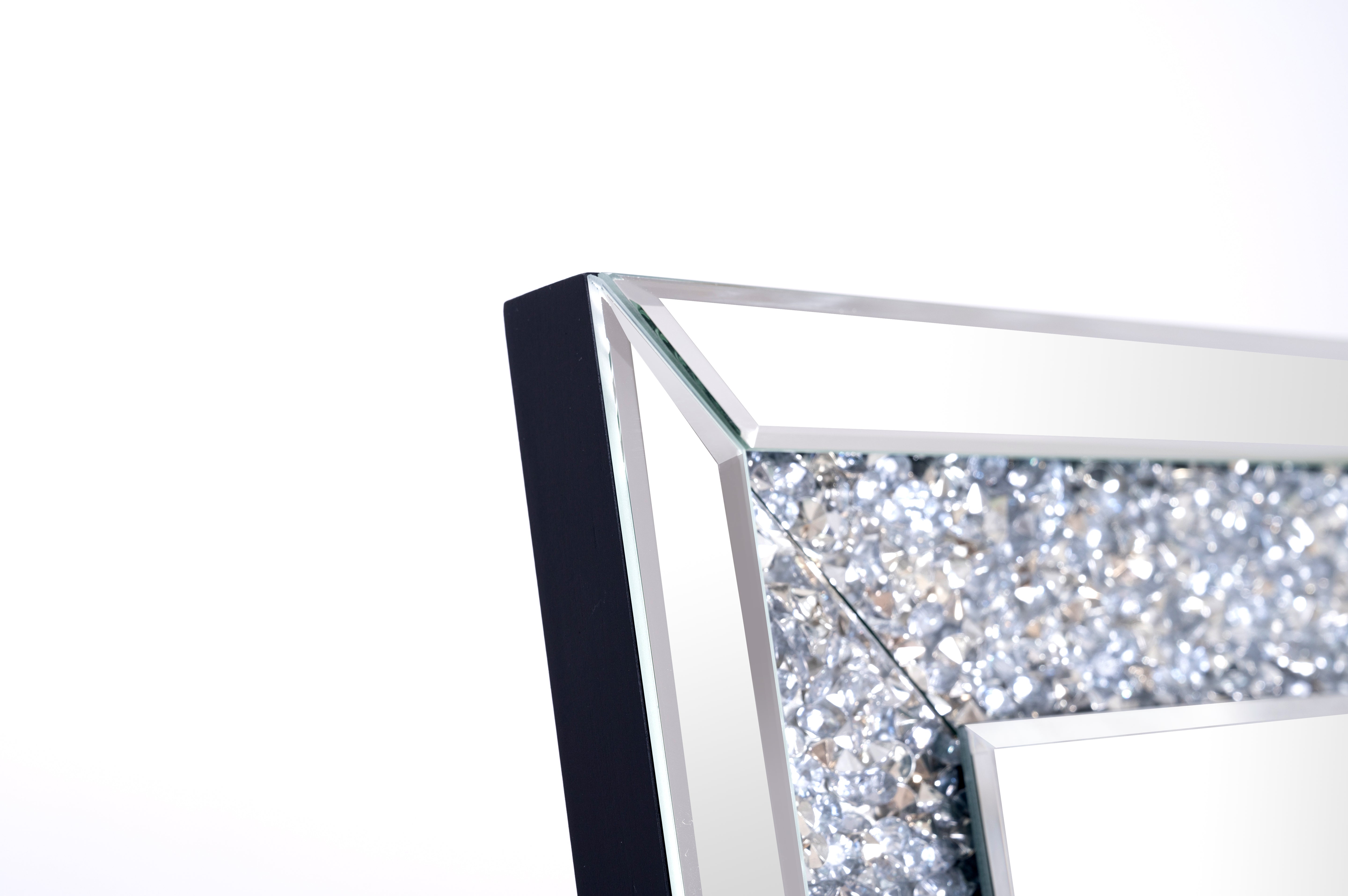 VANITII Crushed Diamonds LED Standing Mirror